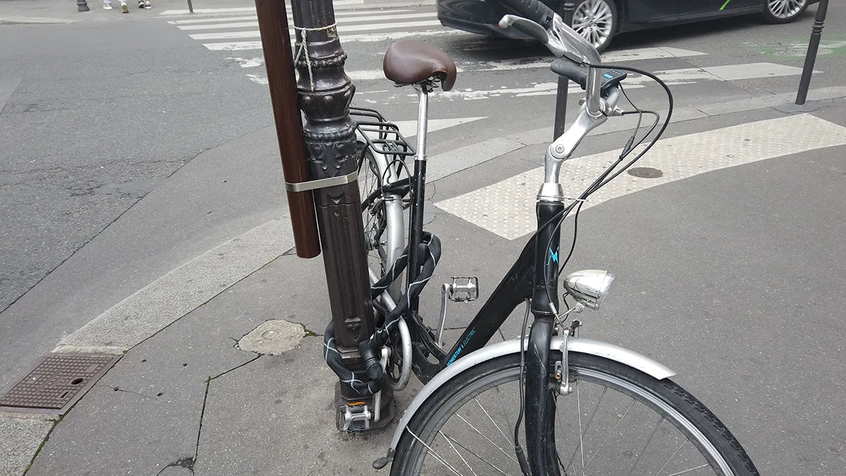 Top 11 des règles d’or pour bien se garer à vélo électrique