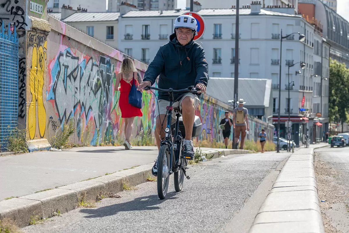 Les atouts du vélo électrique pour les seniors - Momentum Electric