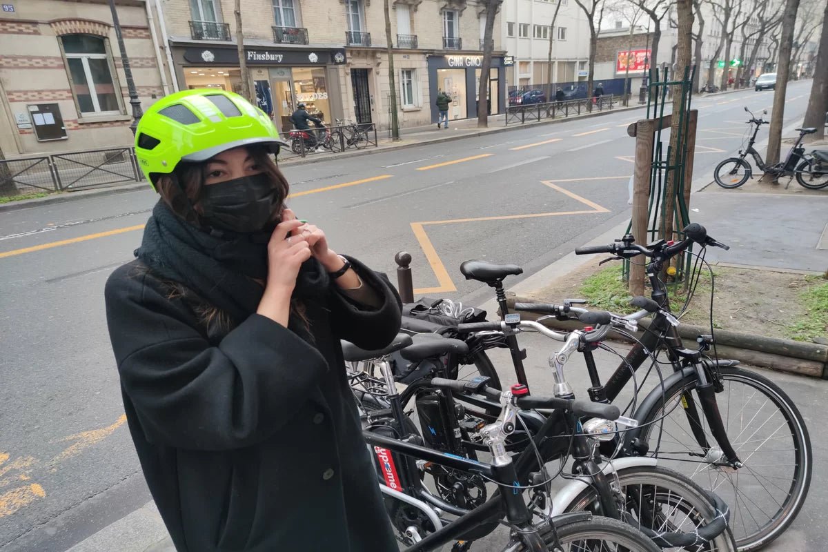 Port du casque obligatoire à vélo : Est-ce primordial ? - Momentum Electric