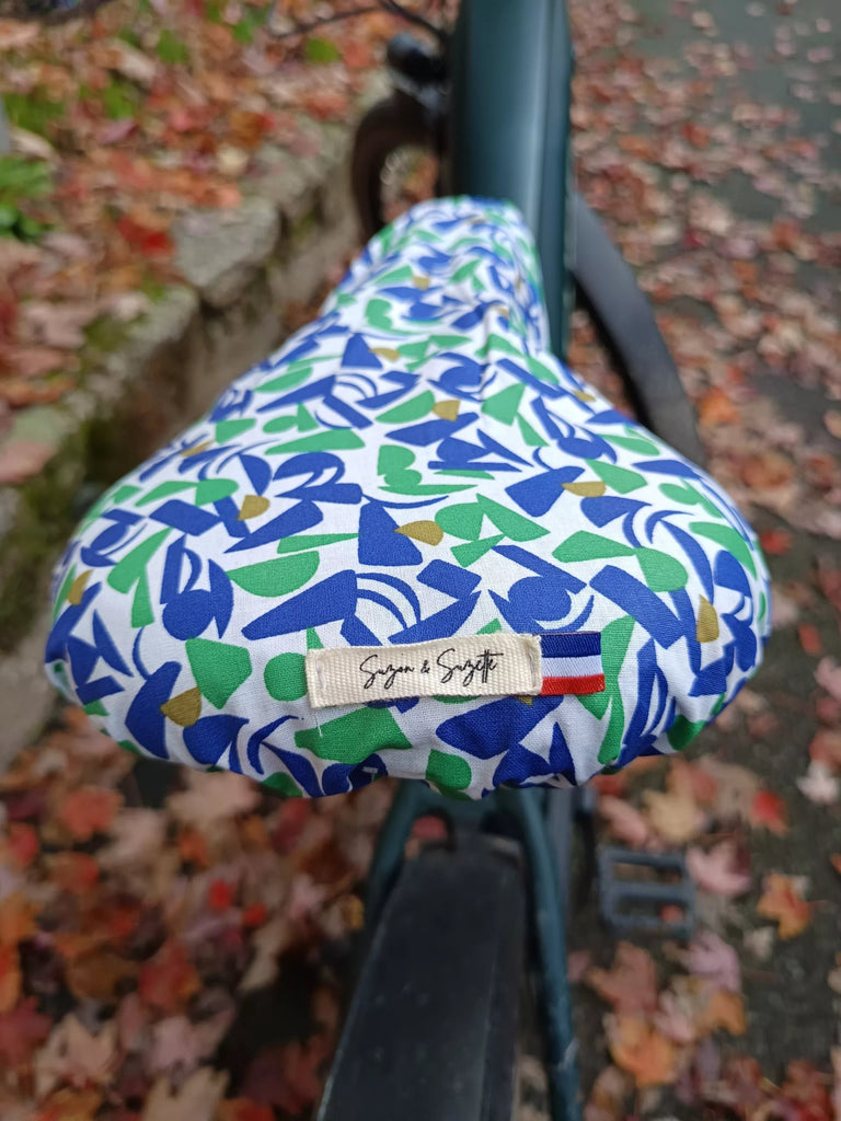 Le couvre - selle bicolore d’Eléonore - Momentum Electric