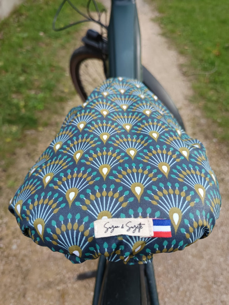 Le couvre - selle bicolore d’Eléonore - Momentum Electric