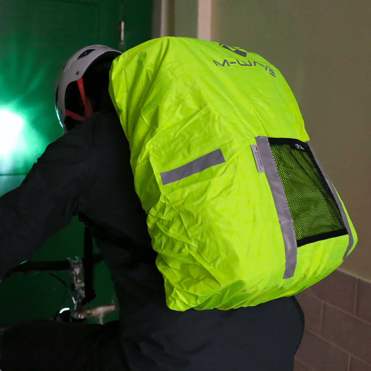 Couvre sac étanche Réfléchissant M-Wave - Momentum Electric